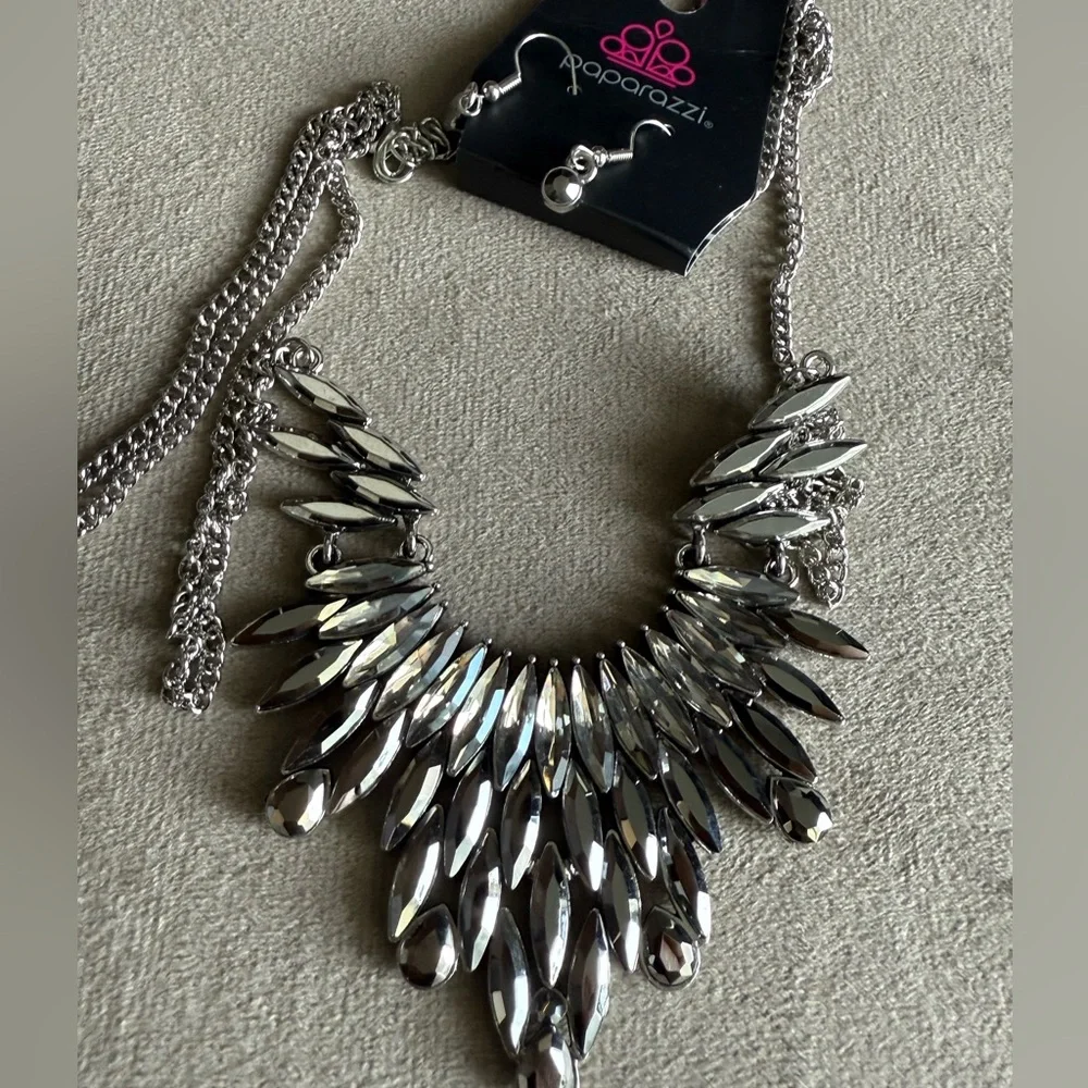 Paparazzi Silver Statement Necklace